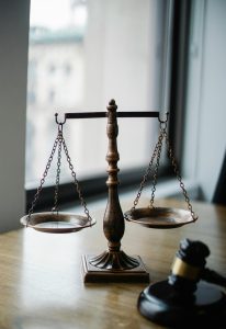重庆离婚律师庹昌友：10年婚姻家事经验，专注财产分割与抚养权